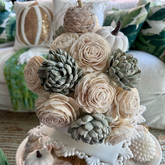 NEW! Pumpkin & Flowers Designer White Pumpkin - Picture 4 of 14